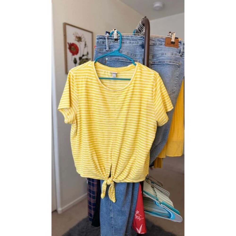 Yellow + White Striped Short Sleeve Tie Front Knit Top XL